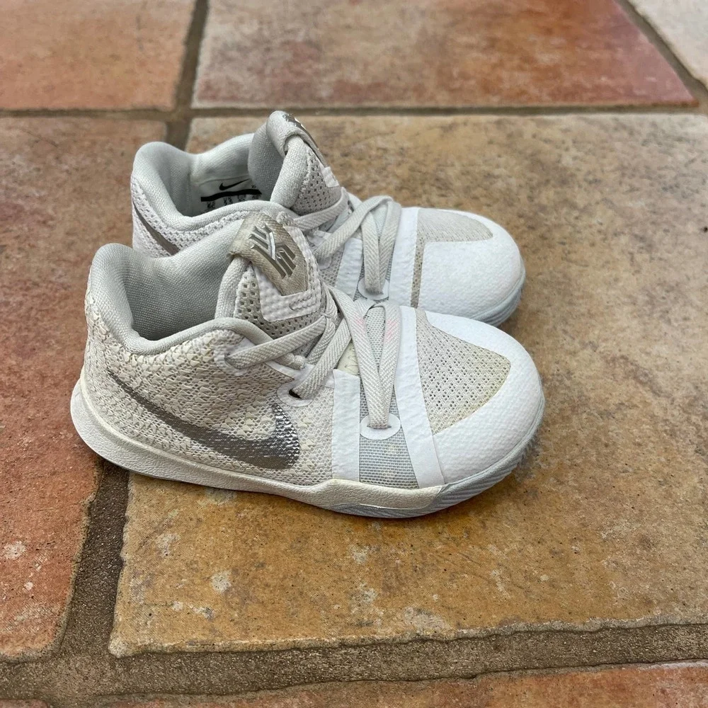 Toddler Kyrie Irving Nike Shoes size 6
